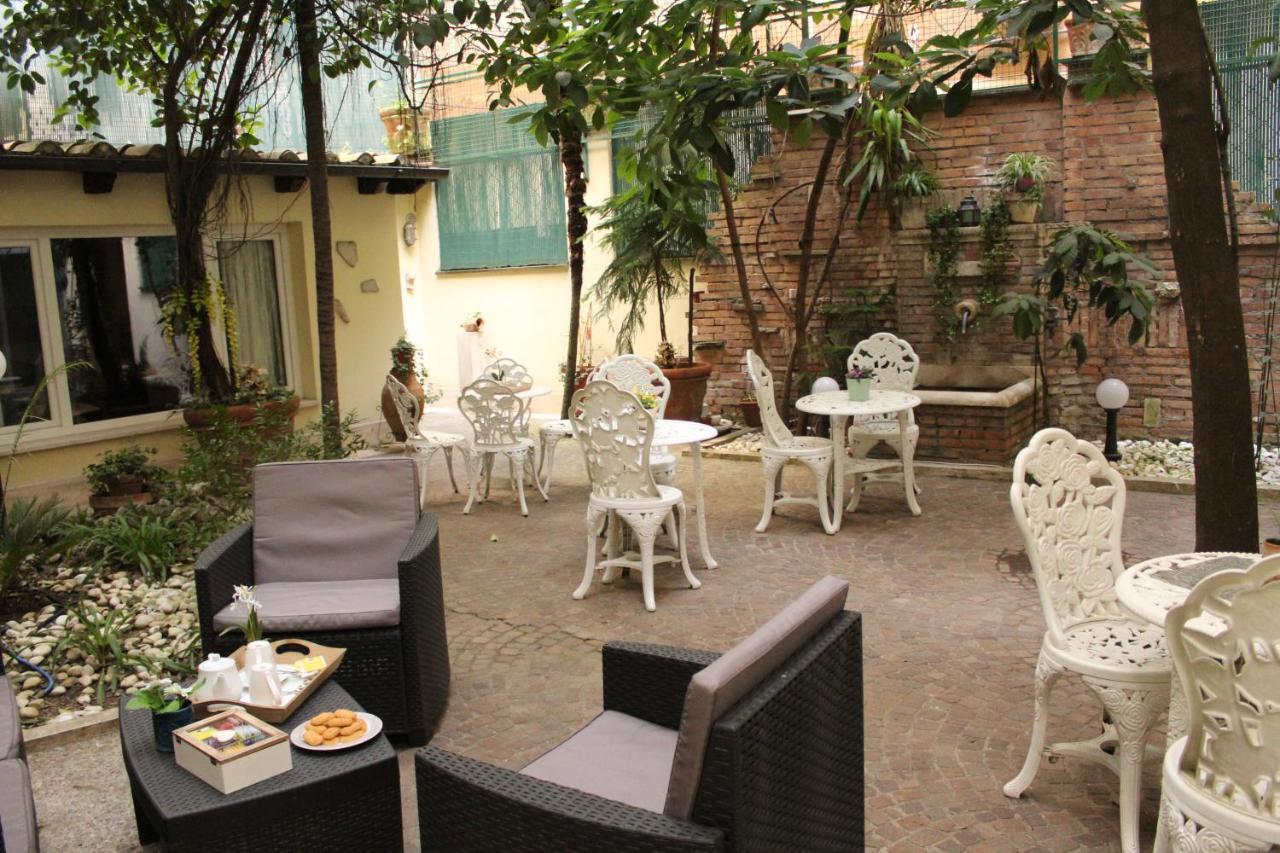 Domus Dea B&B - Rome — Photos 1