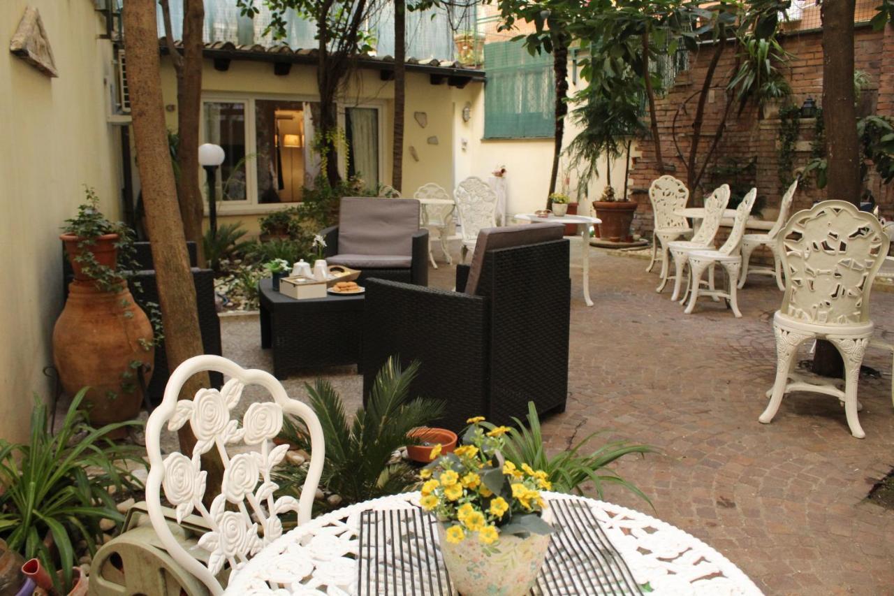 Domus Dea B&B - Rome — Photos 2
